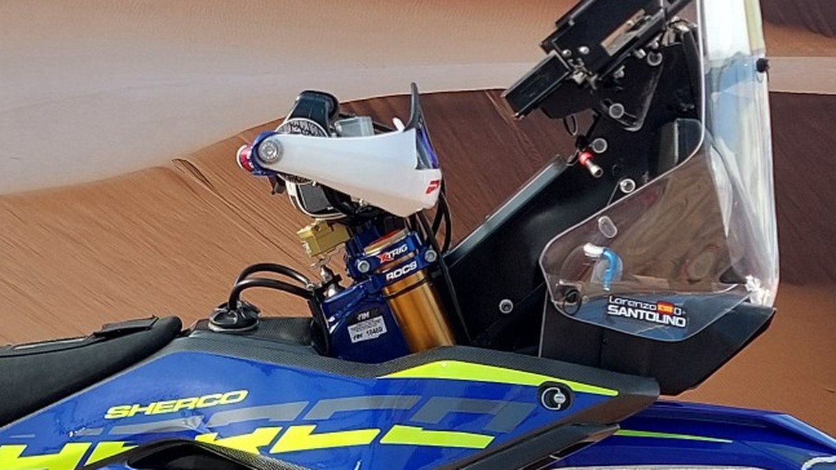 Levers and mount area on a wraparound handguard kit