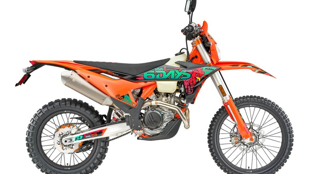 2027 KTM 500 EXC-F Six Days edition studio profile
